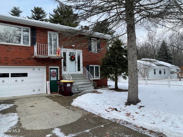 54 Route 236, Halfmoon, NY 12065