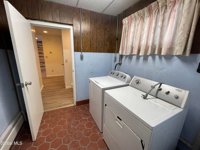 54 Route 236, Halfmoon, NY 12065