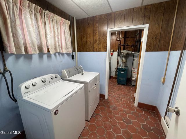 54 Route 236, Halfmoon, NY 12065