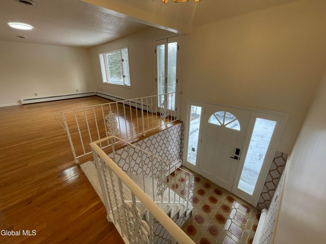 54 Route 236, Halfmoon, NY 12065