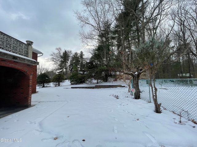 54 Route 236, Halfmoon, NY 12065