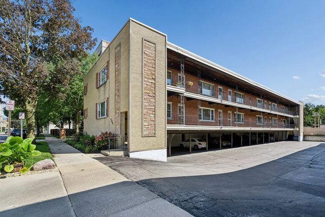 409 Lathrop Avenue 1B, River Forest, IL 60305