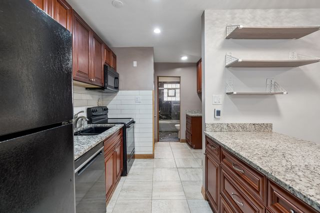 409 Lathrop Avenue 1B, River Forest, IL 60305
