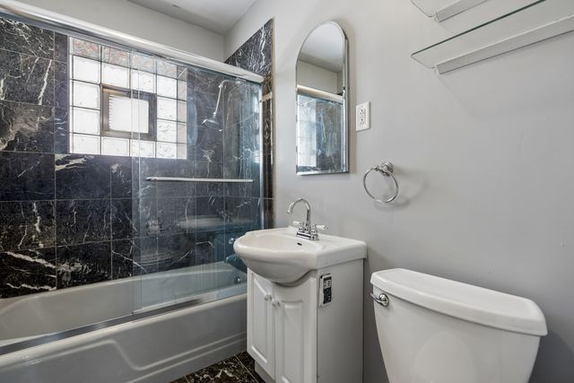 409 Lathrop Avenue 1B, River Forest, IL 60305