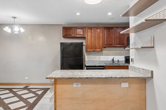 409 Lathrop Avenue 1B, River Forest, IL 60305
