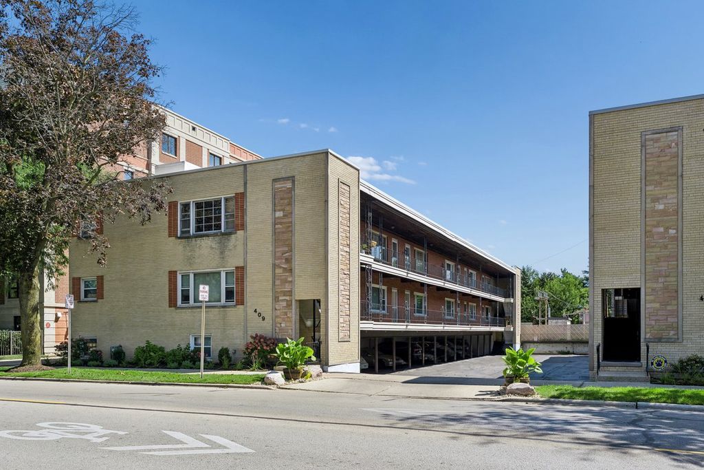 409 Lathrop Avenue 1B, River Forest, IL 60305
