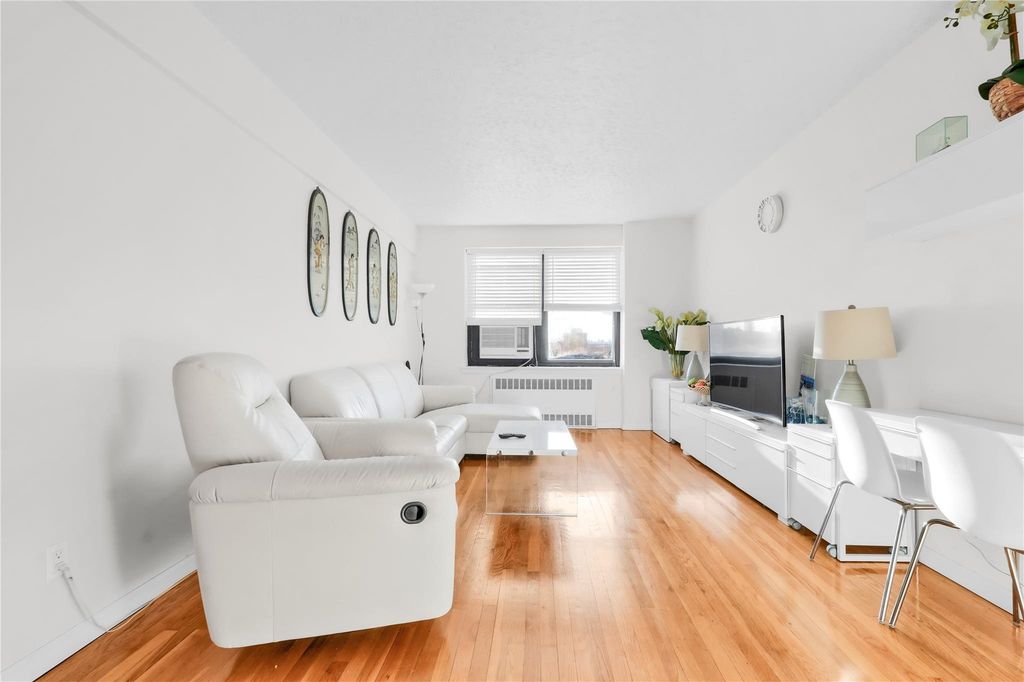 139-09 28Rd 6F, Flushing, NY 11354