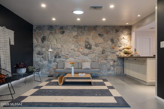 6631 N Camino Arturo, Tucson, AZ 85718