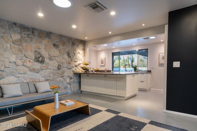 6631 N Camino Arturo, Tucson, AZ 85718