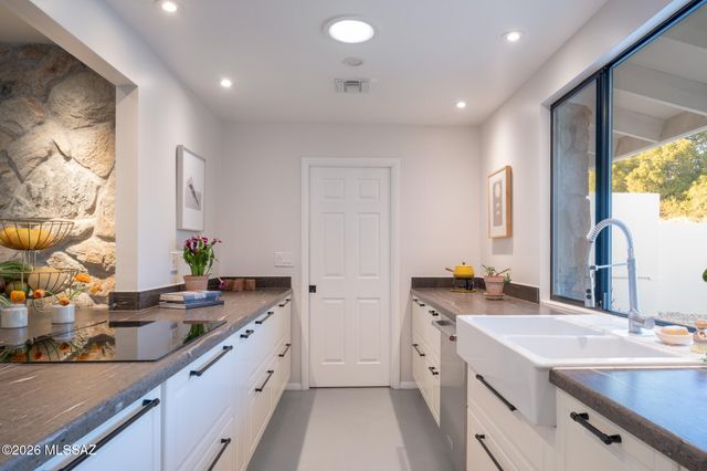 6631 N Camino Arturo, Tucson, AZ 85718