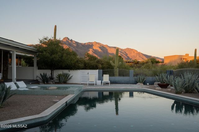 6631 N Camino Arturo, Tucson, AZ 85718