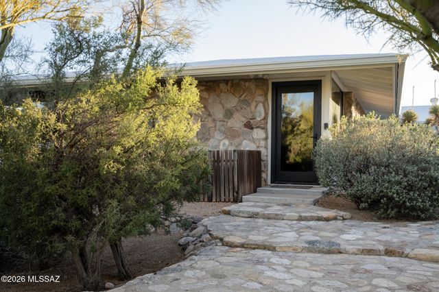 6631 N Camino Arturo, Tucson, AZ 85718