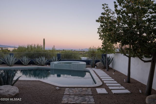 6631 N Camino Arturo, Tucson, AZ 85718