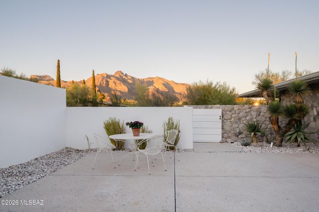 6631 N Camino Arturo, Tucson, AZ 85718