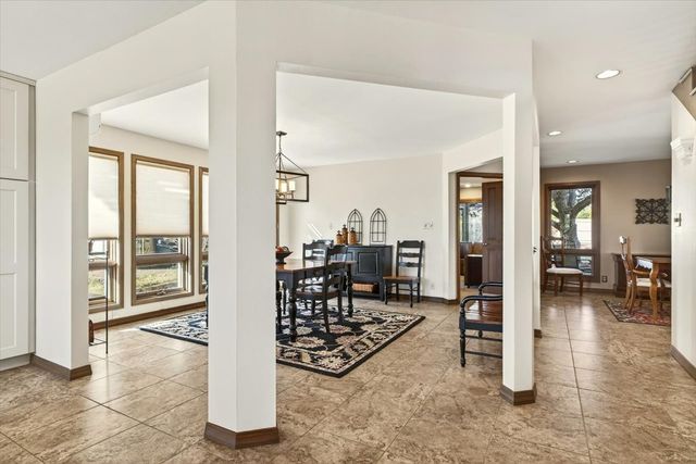 22 Karen Circle, White Rock, NM 87547