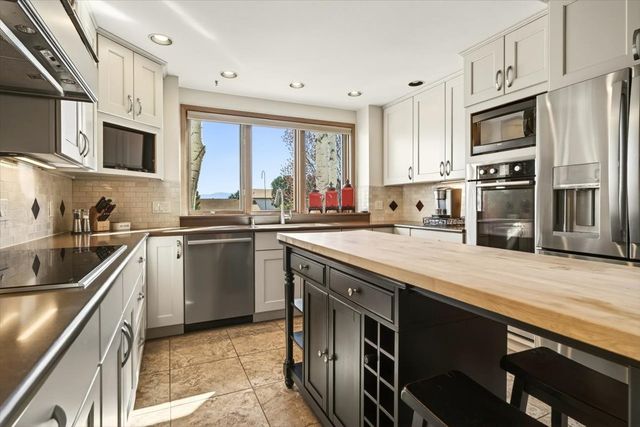 22 Karen Circle, White Rock, NM 87547