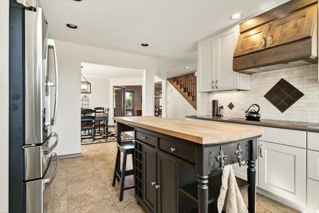 22 Karen Circle, White Rock, NM 87547