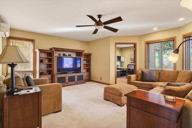 22 Karen Circle, White Rock, NM 87547