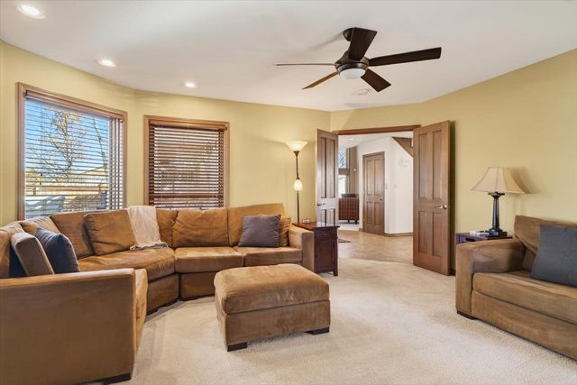 22 Karen Circle, White Rock, NM 87547