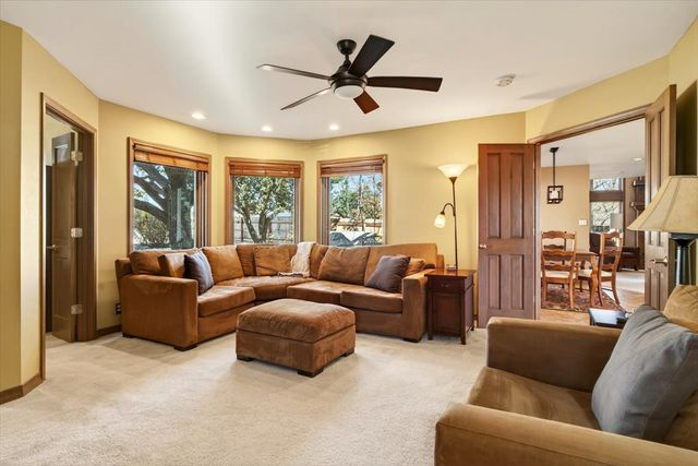 22 Karen Circle, White Rock, NM 87547