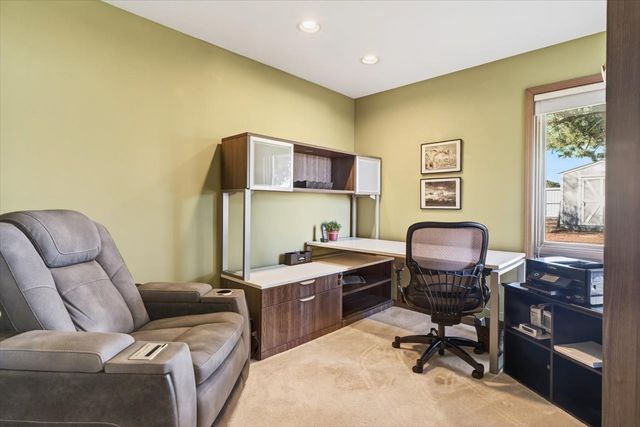 22 Karen Circle, White Rock, NM 87547