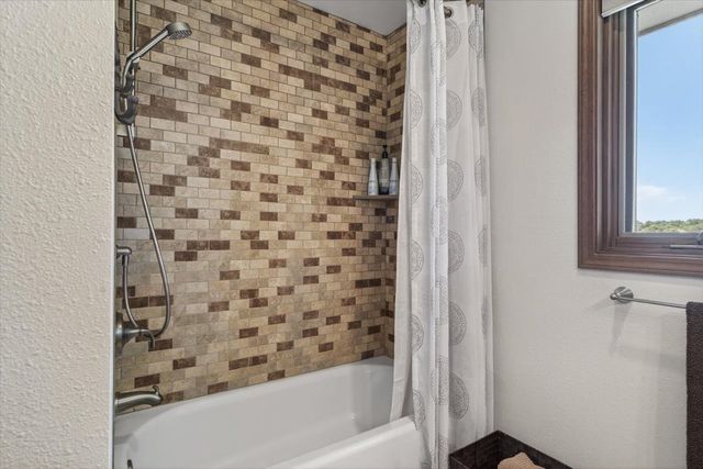 22 Karen Circle, White Rock, NM 87547