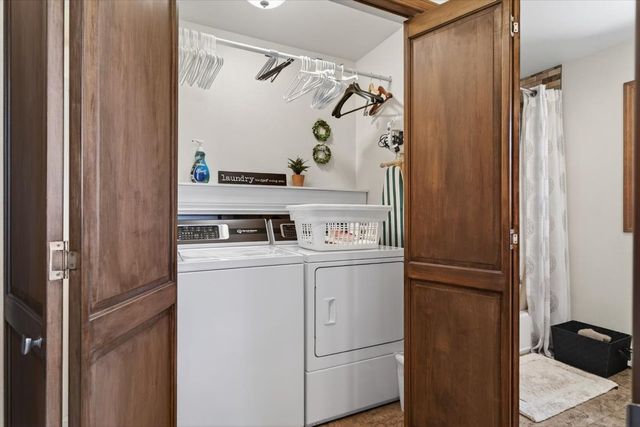 22 Karen Circle, White Rock, NM 87547