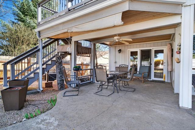 22 Karen Circle, White Rock, NM 87547