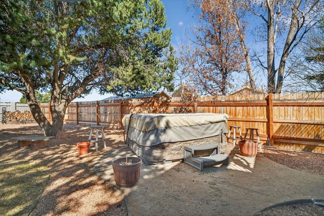 22 Karen Circle, White Rock, NM 87547