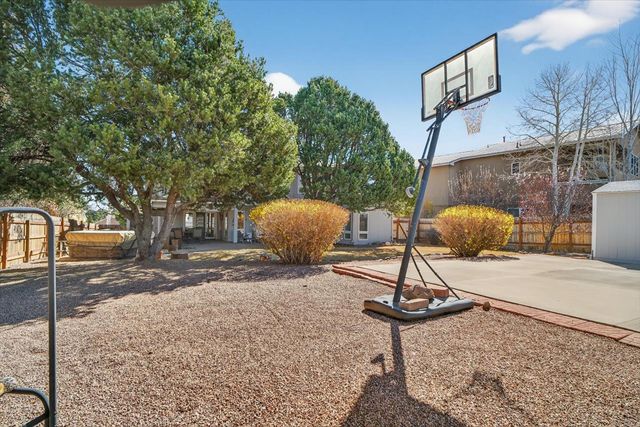 22 Karen Circle, White Rock, NM 87547