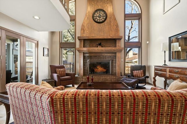 22 Karen Circle, White Rock, NM 87547