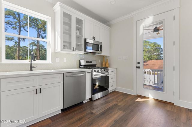 105 Greenwood Drive, Pass Christian, MS 39571