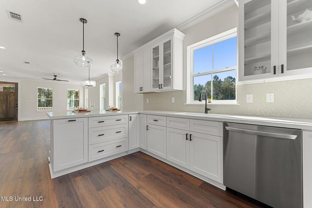 105 Greenwood Drive, Pass Christian, MS 39571