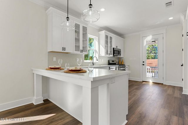 105 Greenwood Drive, Pass Christian, MS 39571