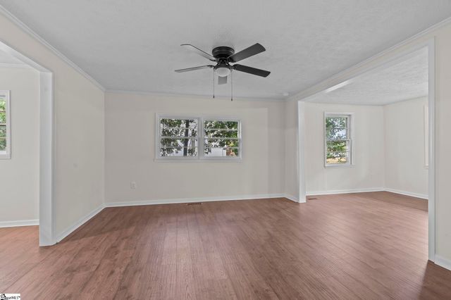 8 Lee Street, Liberty, SC 29657