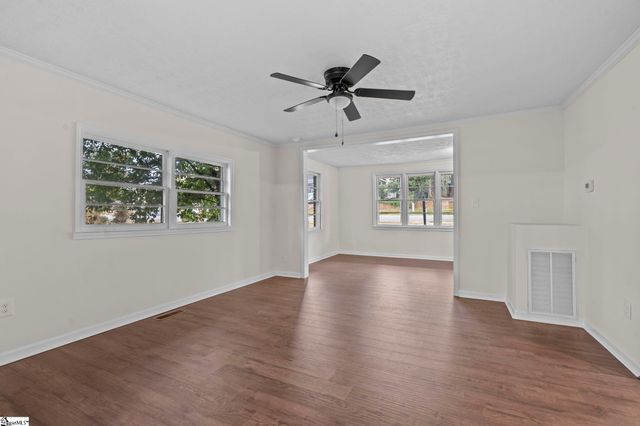 8 Lee Street, Liberty, SC 29657