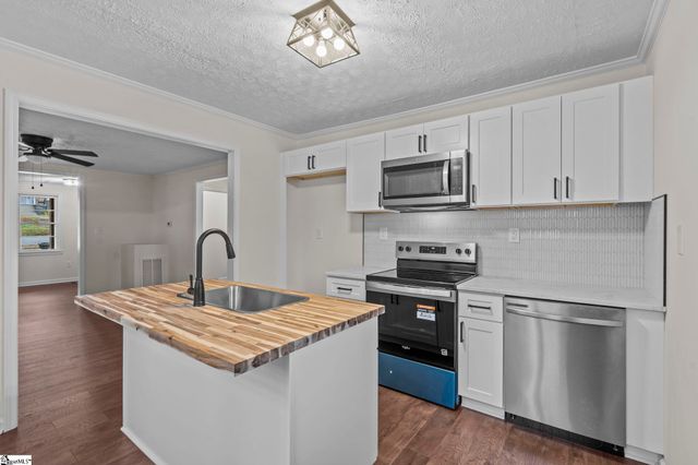 8 Lee Street, Liberty, SC 29657