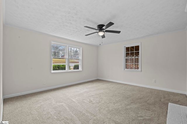 8 Lee Street, Liberty, SC 29657