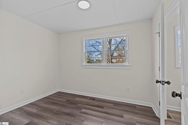 8 Lee Street, Liberty, SC 29657