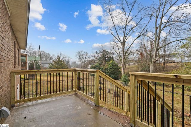 8 Lee Street, Liberty, SC 29657