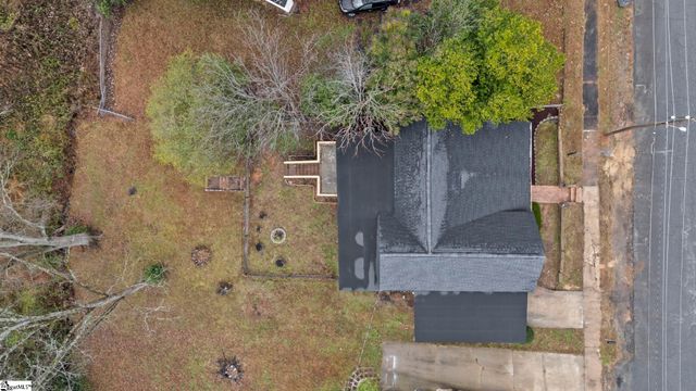 8 Lee Street, Liberty, SC 29657