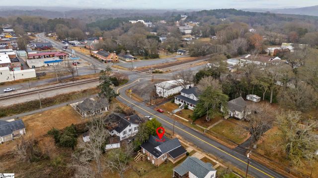 8 Lee Street, Liberty, SC 29657