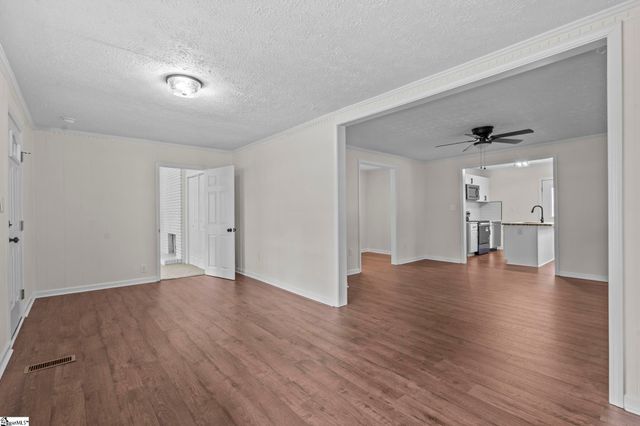 8 Lee Street, Liberty, SC 29657