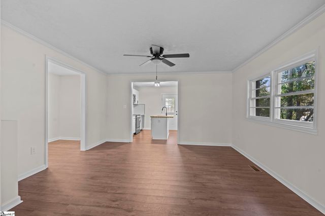 8 Lee Street, Liberty, SC 29657