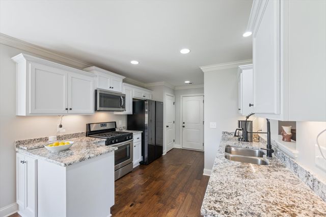 831 Manner Ln, Lebanon, TN 37087