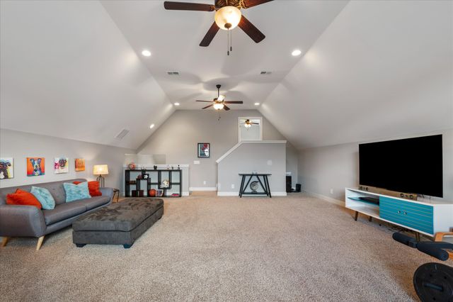 831 Manner Ln, Lebanon, TN 37087