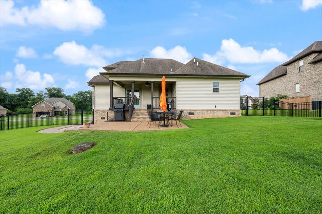 831 Manner Ln, Lebanon, TN 37087