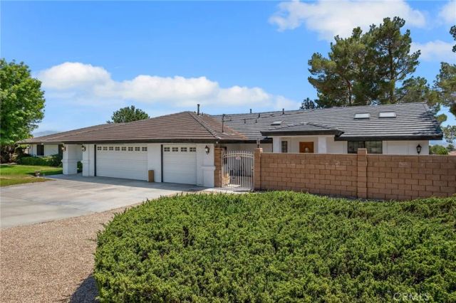 16450 Tao Road, Apple Valley, CA 92307