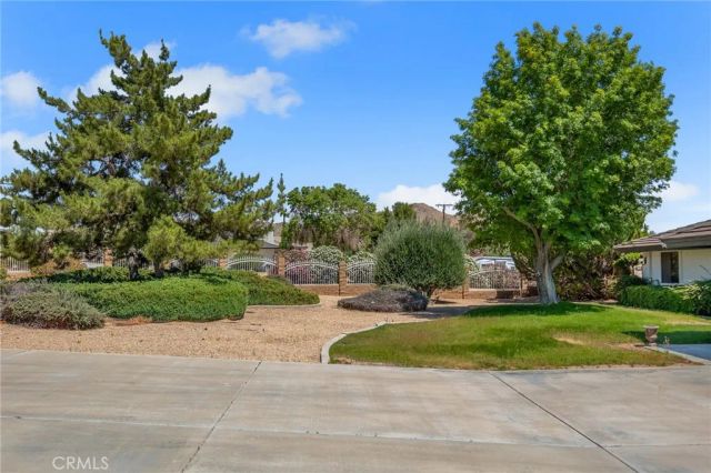 16450 Tao Road, Apple Valley, CA 92307