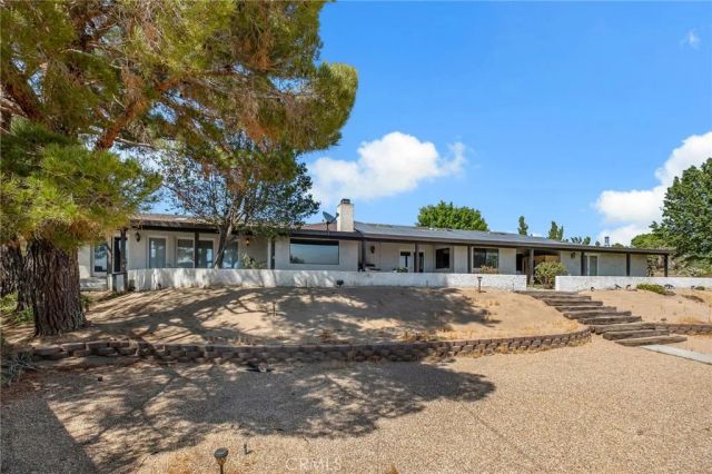 16450 Tao Road, Apple Valley, CA 92307